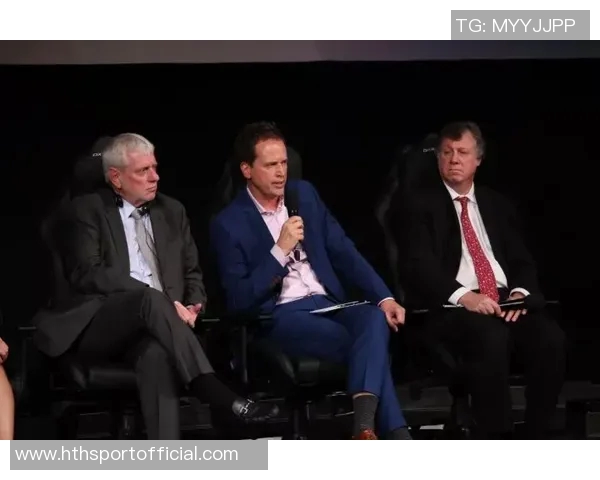 女主持与皮尔斯默契合作皮尔斯直言不愿与他人共做播客 女主持与皮尔斯默契合作皮尔斯直言不愿与他人共做播客