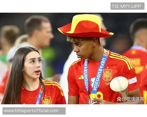 亚马尔女友透露未来想当母亲目前未怀孕已交往两个月感情甜蜜 亚马尔女友透露未来想当母亲目前未怀孕已交往两个月感情甜蜜