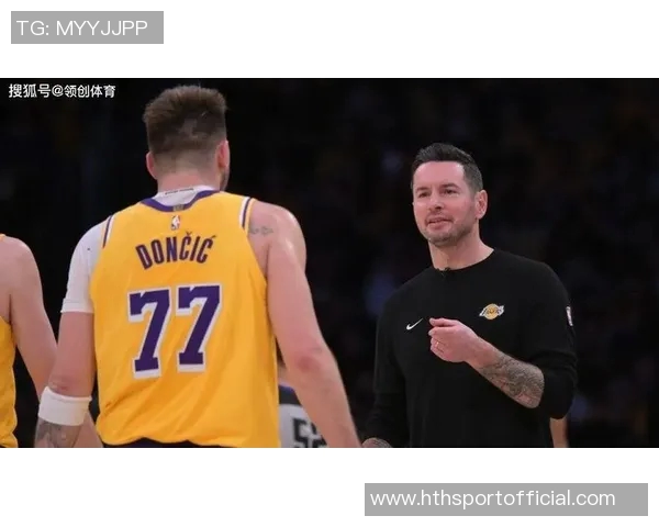 雷迪克透露东契奇全力参与训练里夫斯因脚踝不适仅部分参与