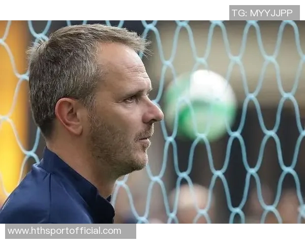 哈曼批评裁判缺乏VAR执法能力质疑迪亚斯越位判罚影响比赛公正性 哈曼批评裁判缺乏VAR执法能力质疑迪亚斯越位判罚影响比赛公正性