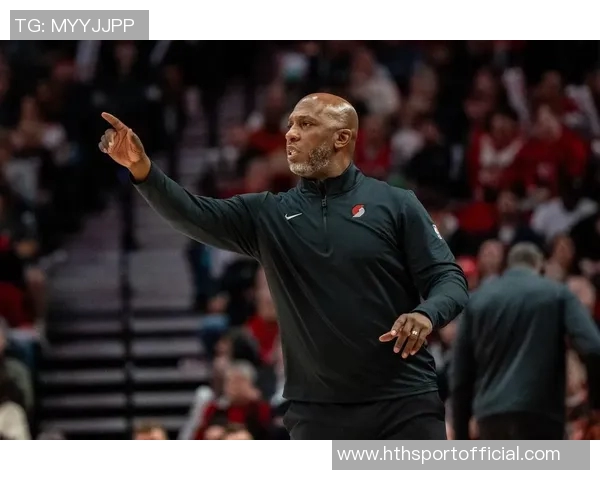 比卢普斯回忆利拉德71分神迹时刻当时我正全神贯注看球 比卢普斯回忆利拉德71分神迹时刻当时我正全神贯注看球