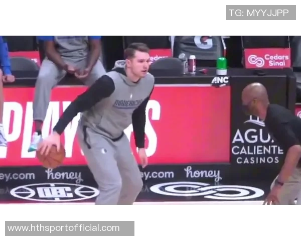 东契奇训练后带队友团建体验保时捷专业赛道试驾乐趣 东契奇训练后带队友团建体验保时捷专业赛道试驾乐趣